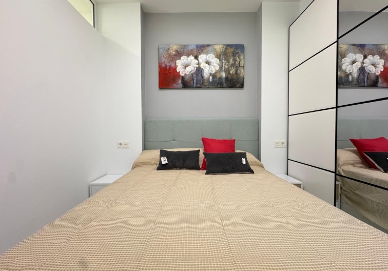 Segunda mano - Apartamento  - Torrevieja - Estacion De Autobuses