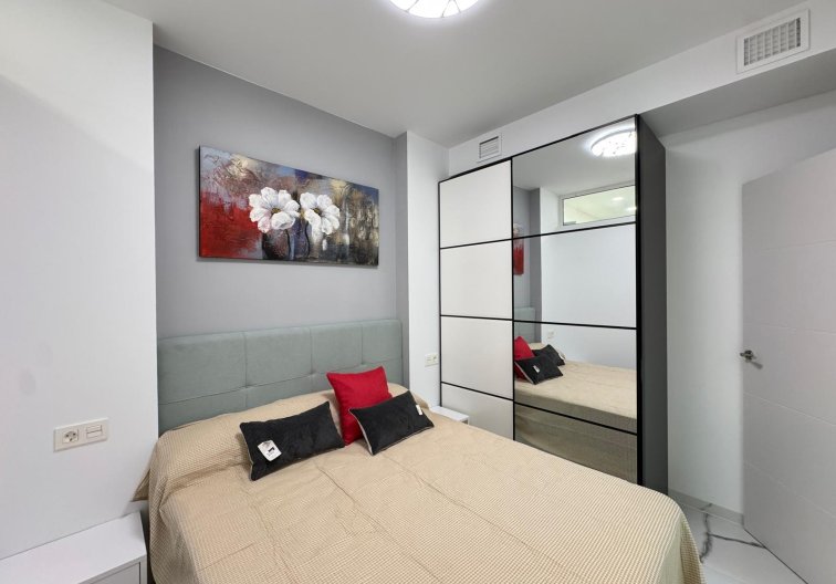 Segunda mano - Apartamento  - Torrevieja - Estacion De Autobuses