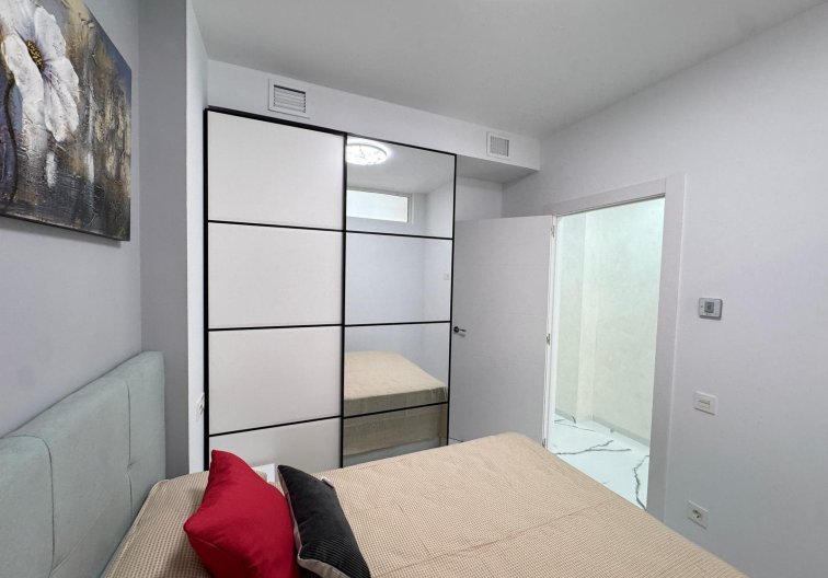 Segunda mano - Apartamento  - Torrevieja - Estacion De Autobuses