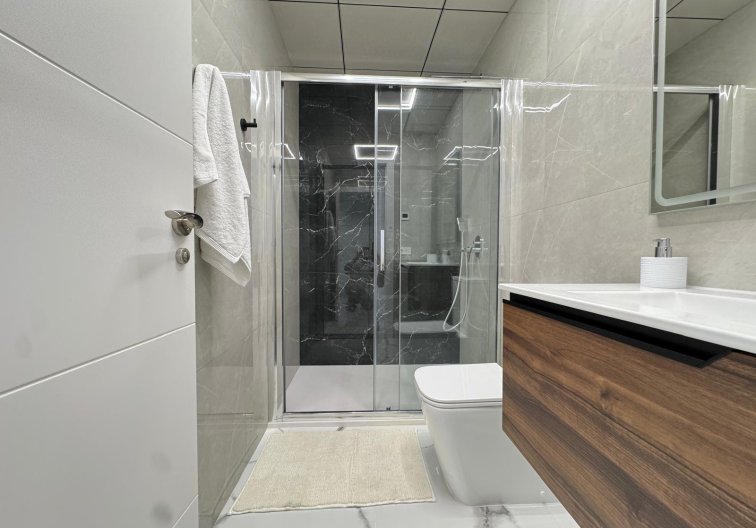 Segunda mano - Apartamento  - Torrevieja - Estacion De Autobuses