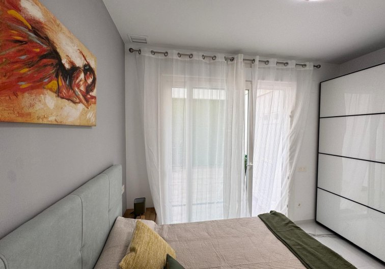 Segunda mano - Apartamento  - Torrevieja - Estacion De Autobuses