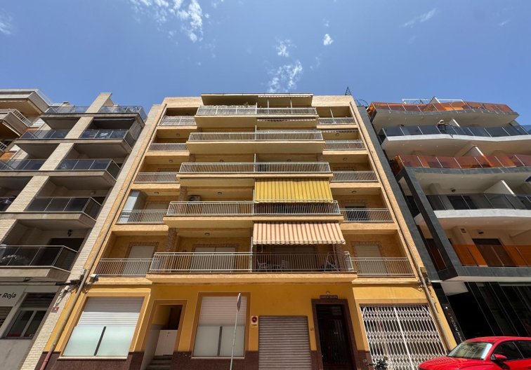 Segunda mano - Apartamento  - Torrevieja - Estacion De Autobuses