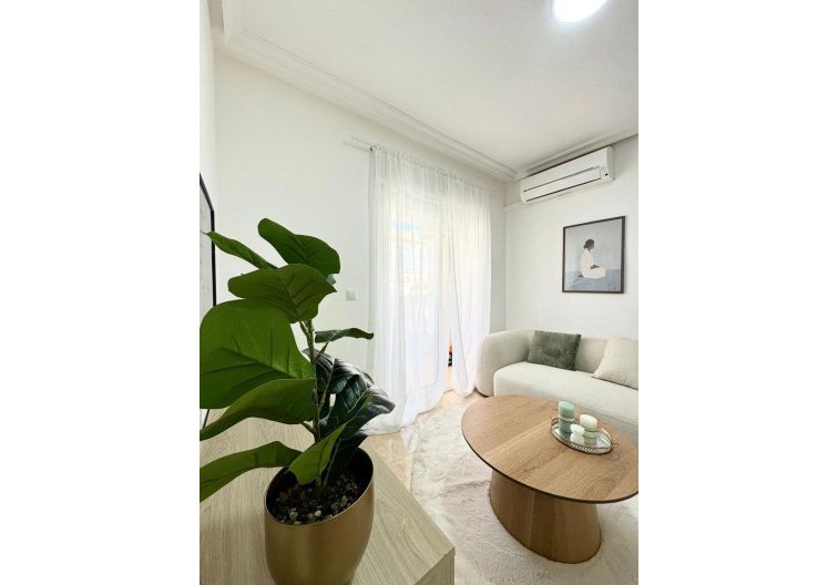 Segunda mano - Apartamento  - Torrevieja - Antonio Machado