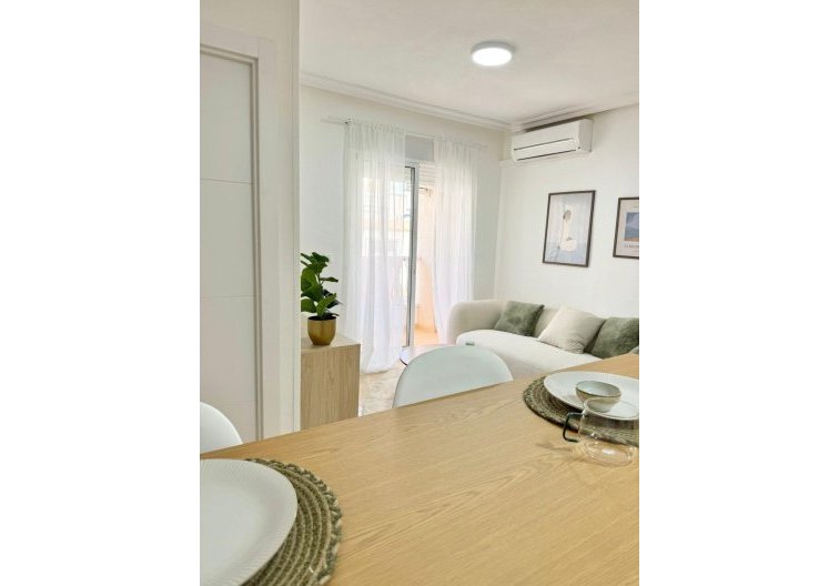 Segunda mano - Apartamento  - Torrevieja - Antonio Machado