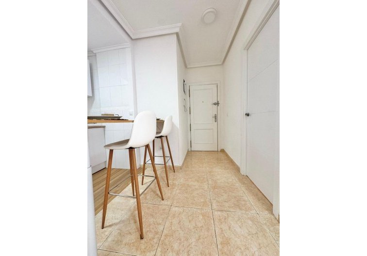 Segunda mano - Apartamento  - Torrevieja - Antonio Machado