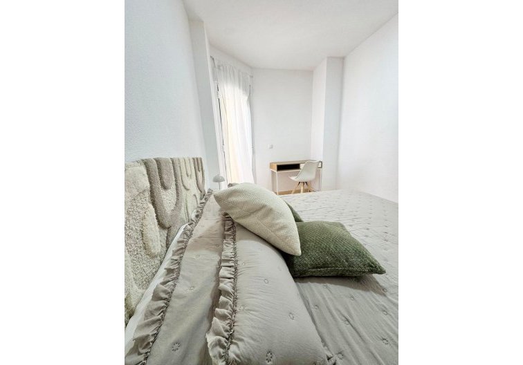 Segunda mano - Apartamento  - Torrevieja - Antonio Machado