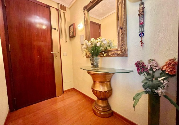 Wiederverkauf - Wohnung - Torrevieja - Centro