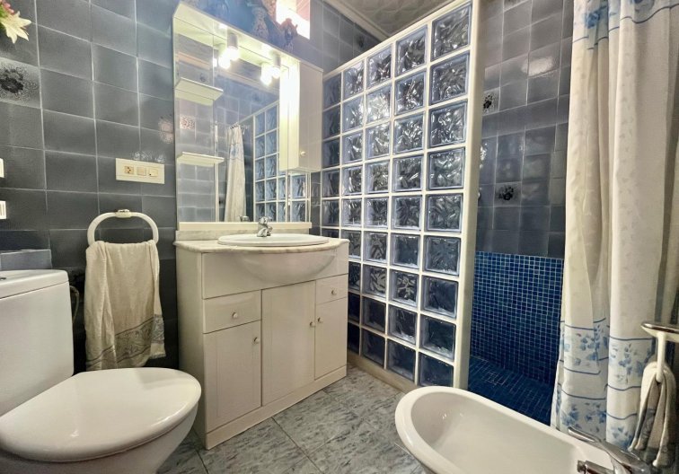 Wiederverkauf - Wohnung - Torrevieja - Centro