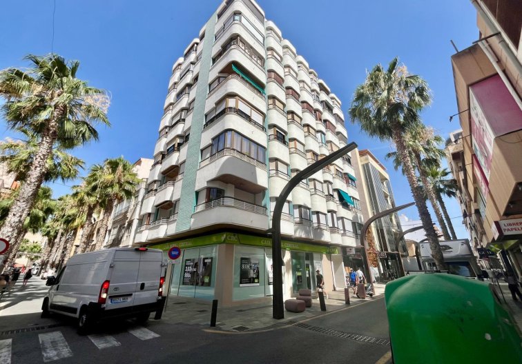 Wiederverkauf - Wohnung - Torrevieja - Centro
