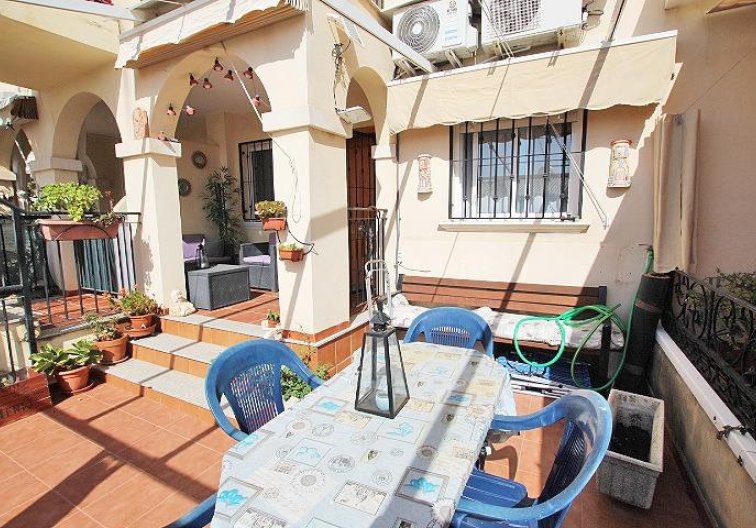 Resale - Bungalow - Guardamar del Segura - 03140