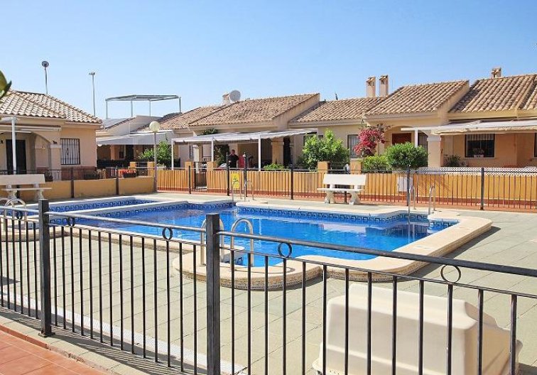 Resale - Bungalow - Guardamar del Segura - 03140