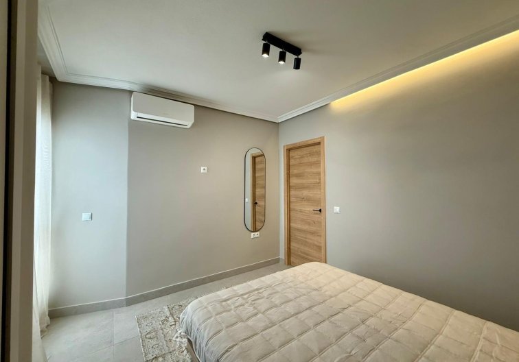 Resale - Apartment - Torrevieja - Playa del Cura