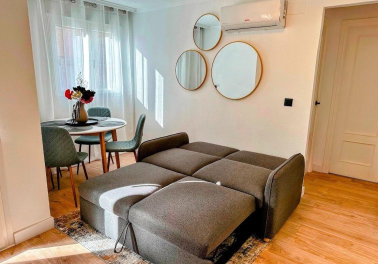 Wiederverkauf - Wohnung - Torrevieja - Centro