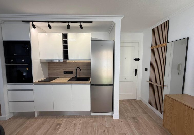 Wiederverkauf - Wohnung - Torrevieja - Centro