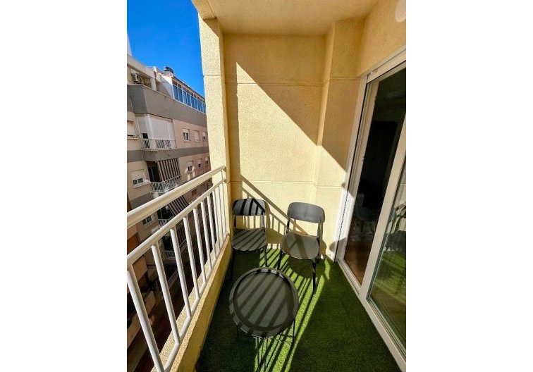 Wiederverkauf - Wohnung - Torrevieja - Centro