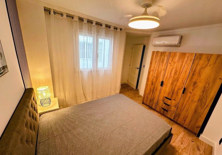 Wiederverkauf - Wohnung - Torrevieja - Centro