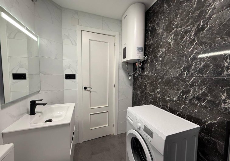 Wiederverkauf - Wohnung - Torrevieja - Centro