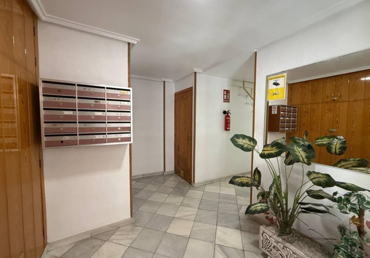 Wiederverkauf - Wohnung - Torrevieja - Centro