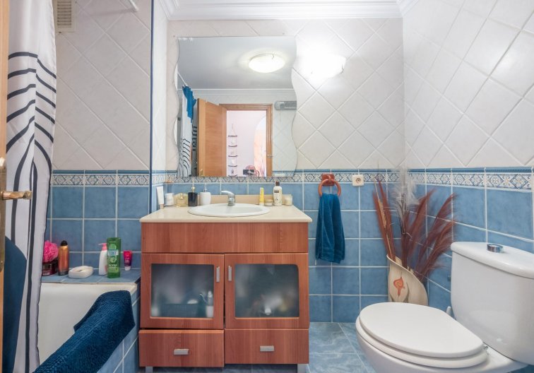 Resale - Apartment - Torrevieja - Acequion