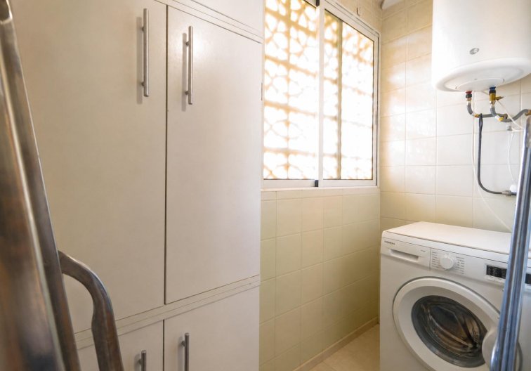 Resale - Apartment - Torrevieja - Acequion