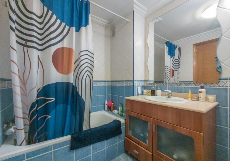 Resale - Apartment - Torrevieja - Acequion