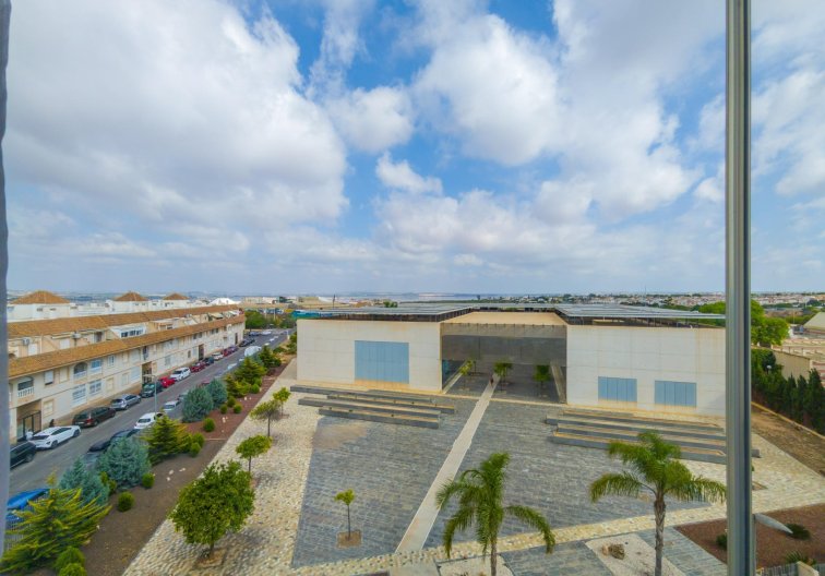 Resale - Apartment - Torrevieja - Acequion