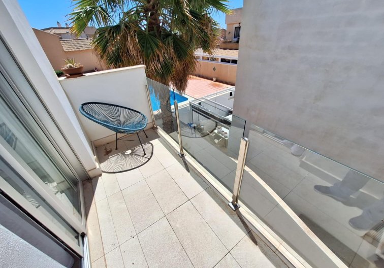 Segunda mano - villa - Torrevieja - Los Frutales