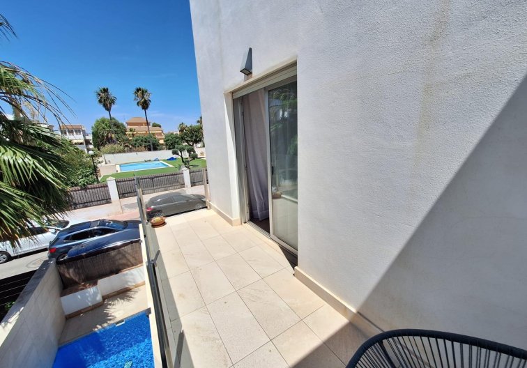Segunda mano - villa - Torrevieja - Los Frutales