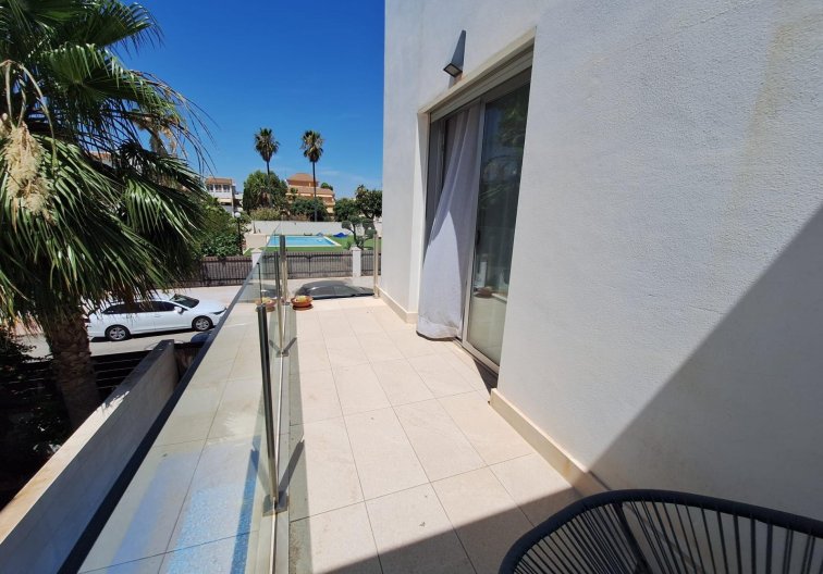Segunda mano - villa - Torrevieja - Los Frutales