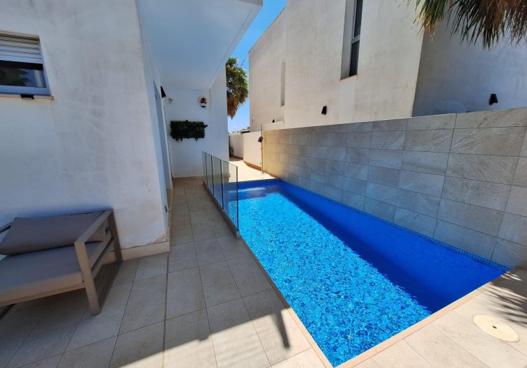 Segunda mano - villa - Torrevieja - Los Frutales
