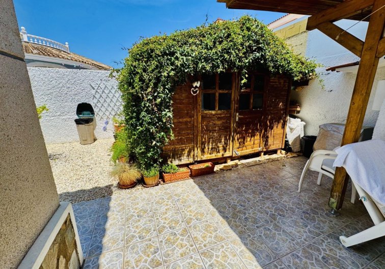 Resale - villa - Torrevieja - La Siesta - El Salado - Torreta