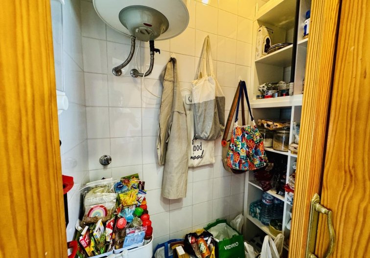 Resale - villa - Torrevieja - La Siesta - El Salado - Torreta