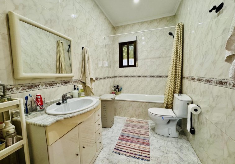 Resale - villa - Torrevieja - La Siesta - El Salado - Torreta
