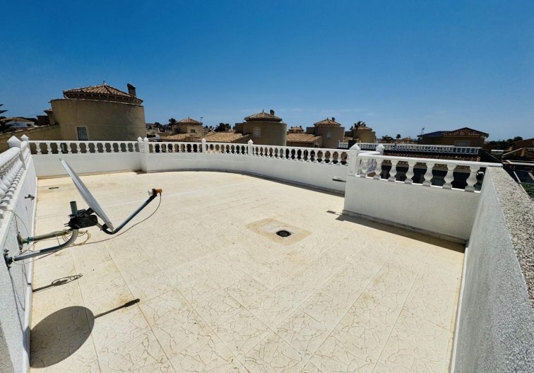 Resale - villa - Torrevieja - La Siesta - El Salado - Torreta