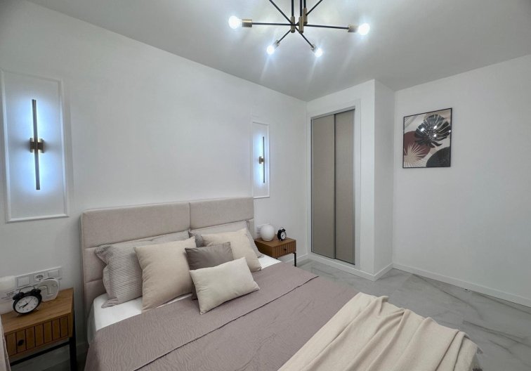 Segunda mano - Apartamento  - Torrevieja - Estacion De Autobuses