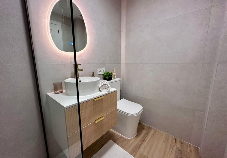 Resale - Apartment - Torrevieja - Habaneras