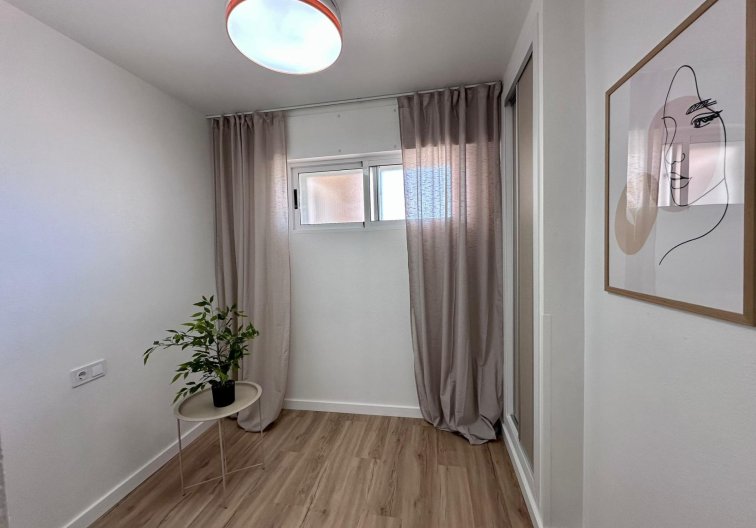 Resale - Apartment - Torrevieja - Habaneras