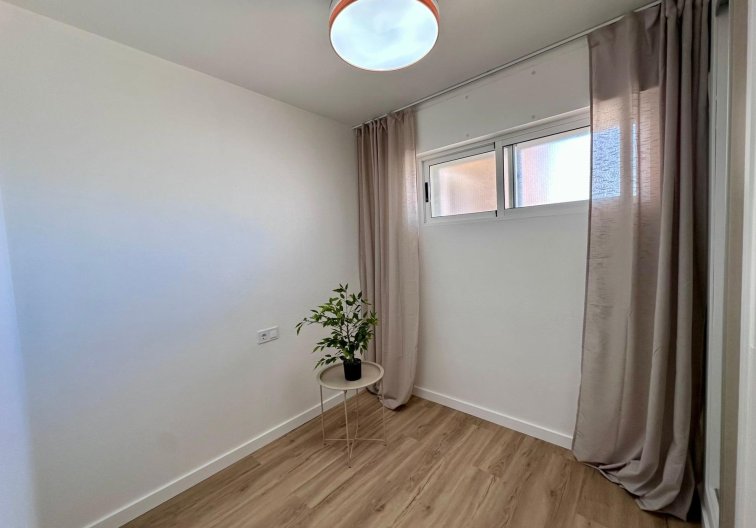 Resale - Apartment - Torrevieja - Habaneras