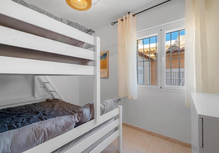 Segunda mano - Bungalow - Torrevieja - Los Balcones 