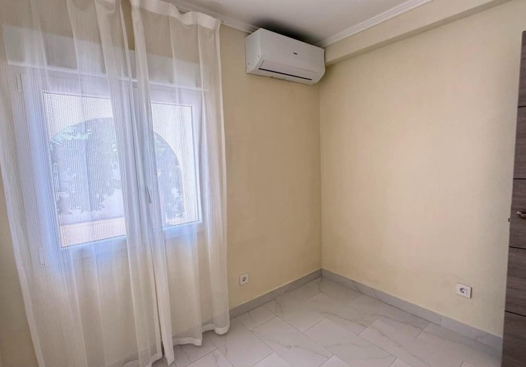 Wiederverkauf - town house - Torrevieja - Calas Blanca