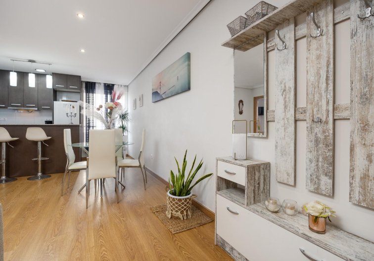 Resale - Apartment - Torrevieja - Centro
