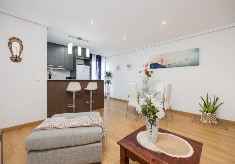 Resale - Apartment - Torrevieja - Centro