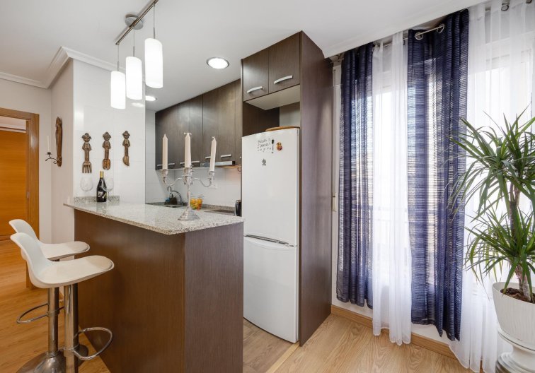Resale - Apartment - Torrevieja - Centro