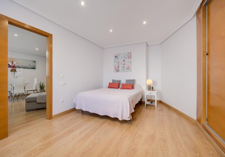 Resale - Apartment - Torrevieja - Centro