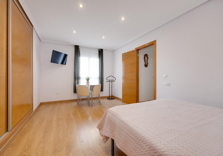 Resale - Apartment - Torrevieja - Centro