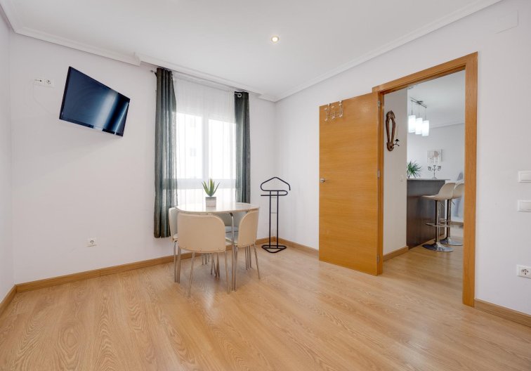Resale - Apartment - Torrevieja - Centro