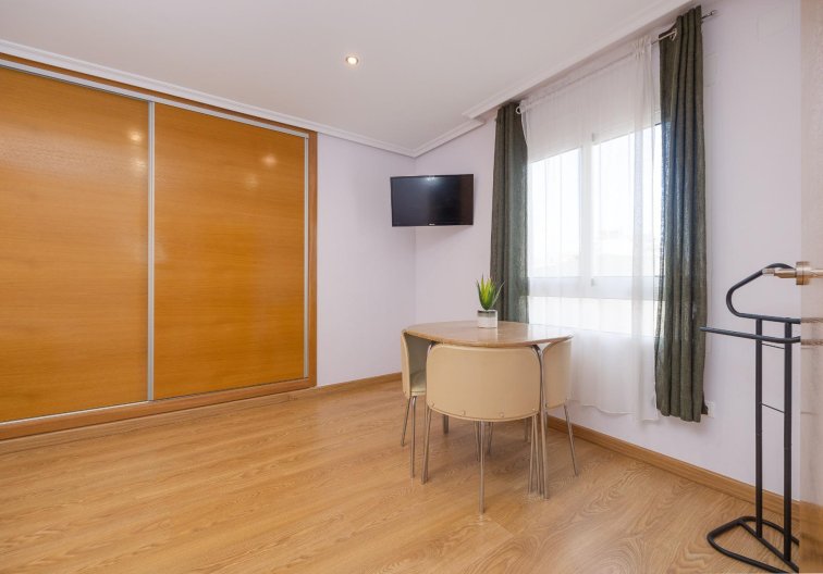 Resale - Apartment - Torrevieja - Centro