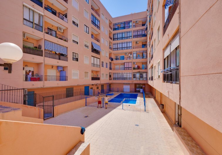 Resale - Apartment - Torrevieja - Centro