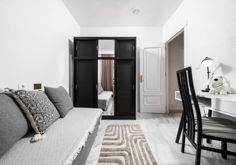 Segunda mano - Apartamento  - Torrevieja - Aguas Nuevas