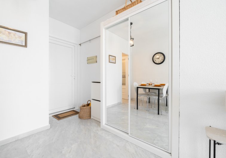 Segunda mano - Apartamento  - Torrevieja - Aguas Nuevas